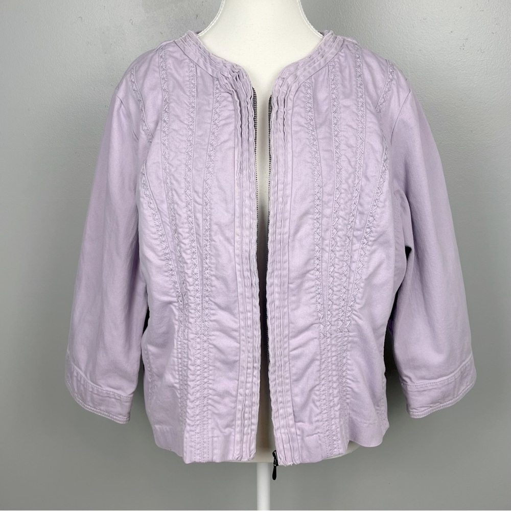 Chico’s light purple cotton spandex 3/4 sleeve zip front boxy jacket, 2 = large.